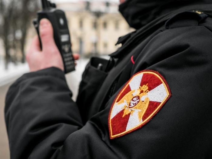 В Котласе сотрудник Росгвардии задержал разыскиваемого, подозреваемого в нанесении побоев