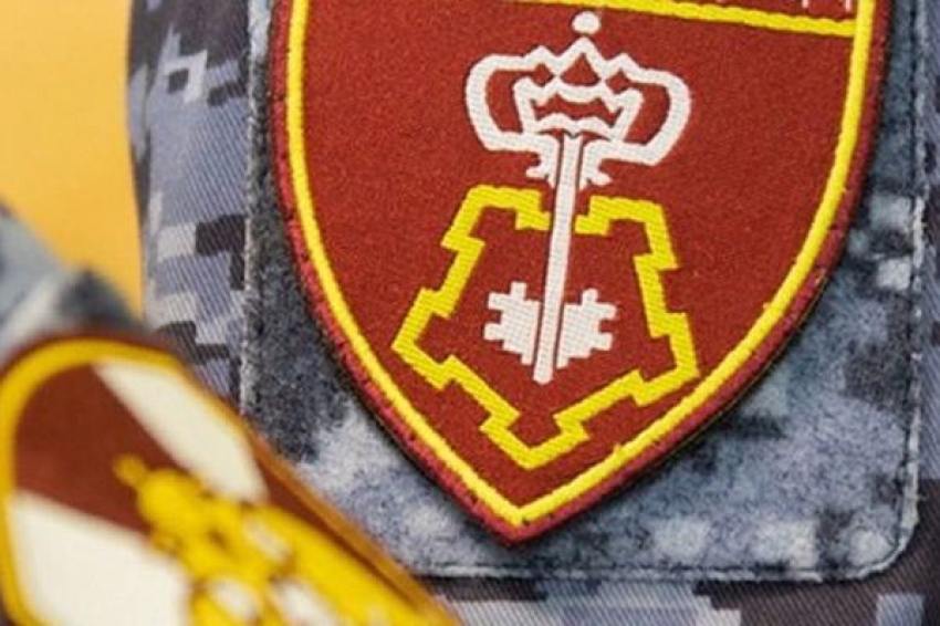 В столице Поморья сотрудникам правовых подразделений Росгвардии вручили награды