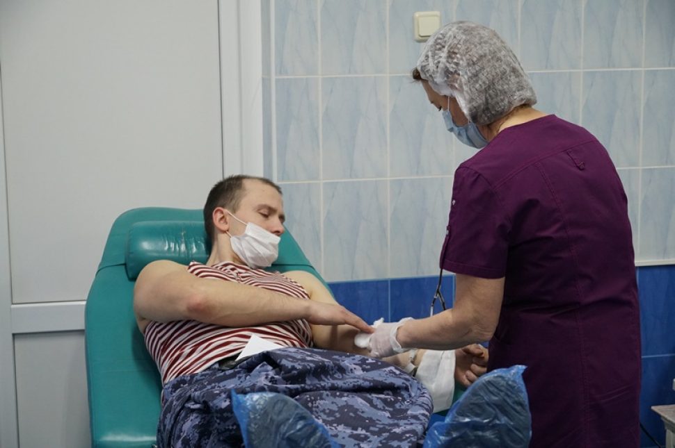 Архангельские росгвардейцы приняли участие во всероссийской донорской акции