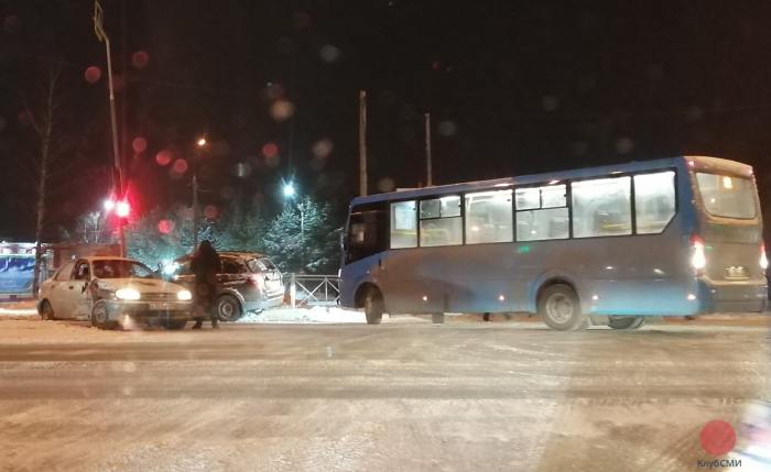 В Северодвинске на оживлённом перекрёстке произошло очередное ДТП