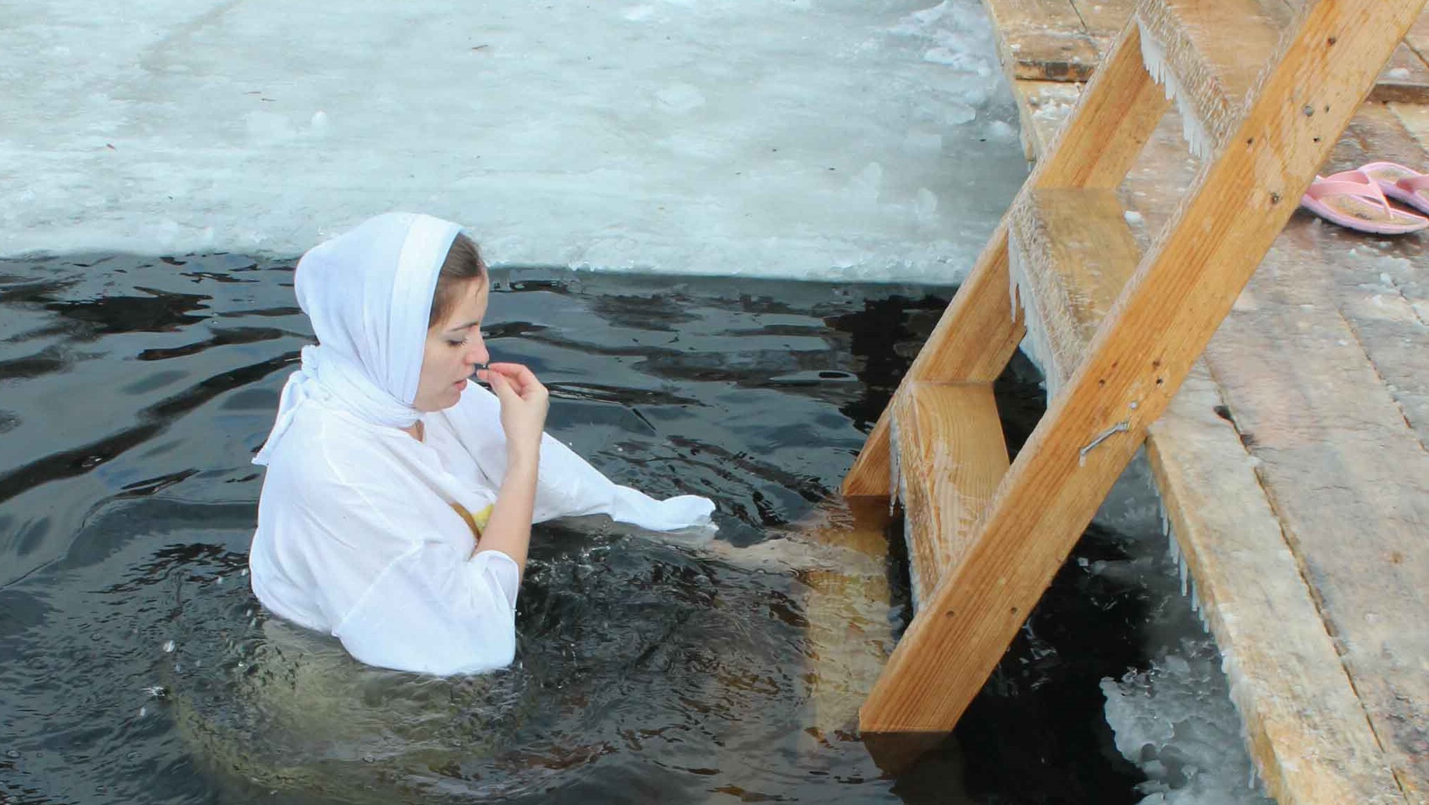 55 19 января 1998. Крещение Господне окунание Иордан. Купание на крещение. Купание в источнике. Купание в проруби.