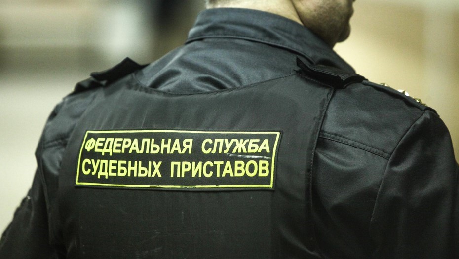 Судебные приставы-мошенники грабили население по фиктивным договорам займа 