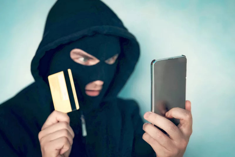 Аферисты похитили у жительницы Мирного  75 тыс. рублей