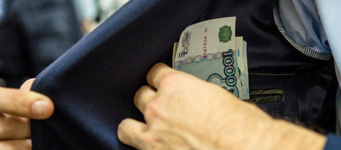 Северодвинское подростки получили условные сроки за хищение денег с карты