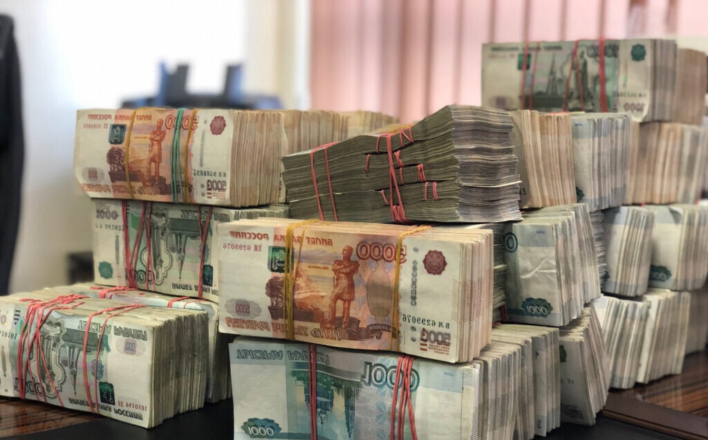 Северодвинка чуть не лишилась 1,7 млн рублей
