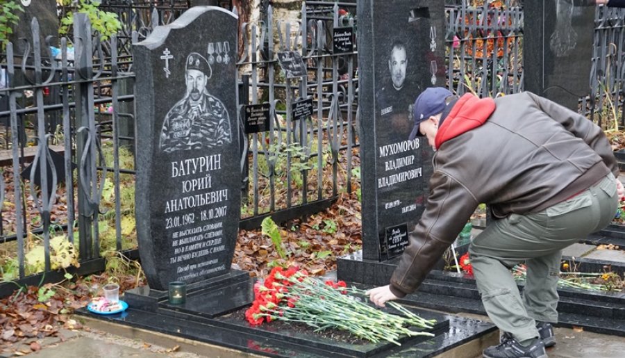 Сотрудники СОБР и полиции почтили память погибших товарищей