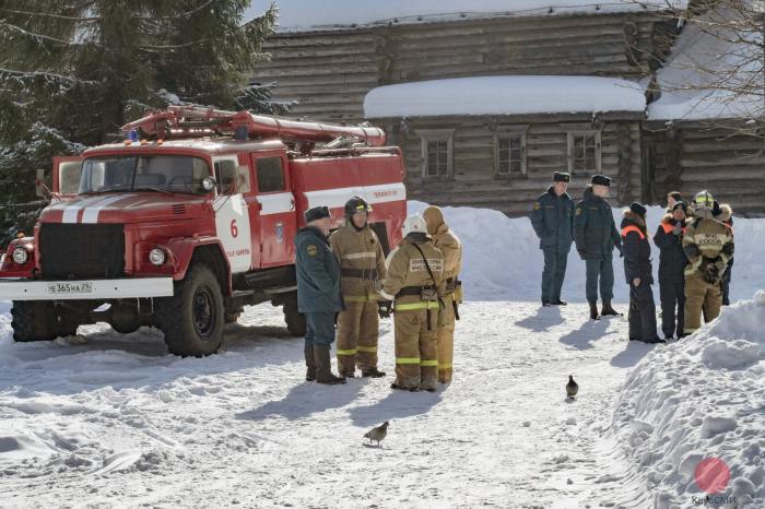 Под Архангельском прошли учения МЧС