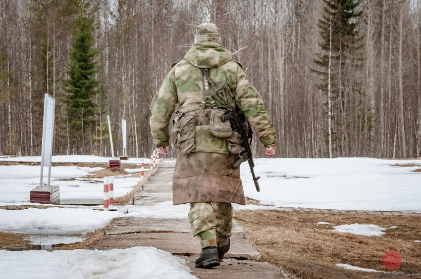 Под Архангельском росгвардейцы соревновались в стрельбе из боевого оружия