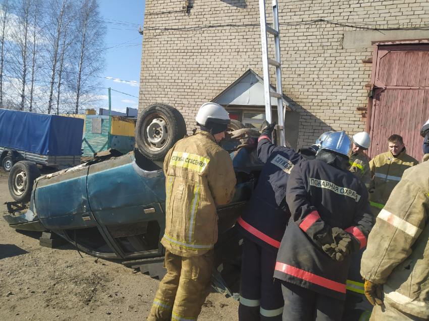 В Котласе прошли учения по ликвидации последствий ДТП