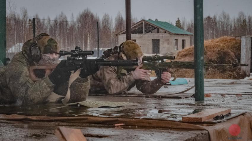 Под Архангельском росгвардейцы соревновались в стрельбе из боевого оружия