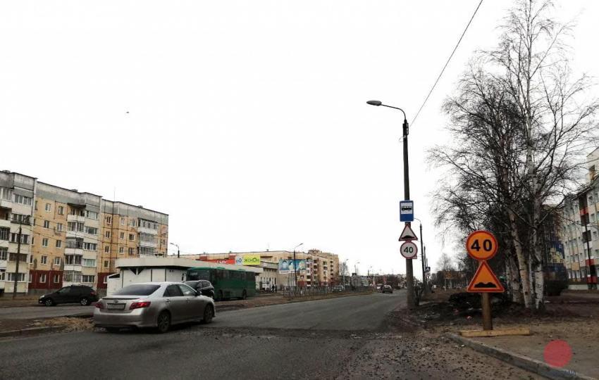 Северодвинские автолюбители жалуются на яму на Морском проспекте