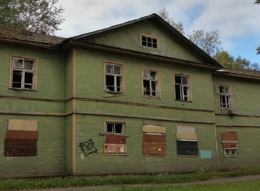 За ночь в Северодвинске произошло два пожара в нежилых домах