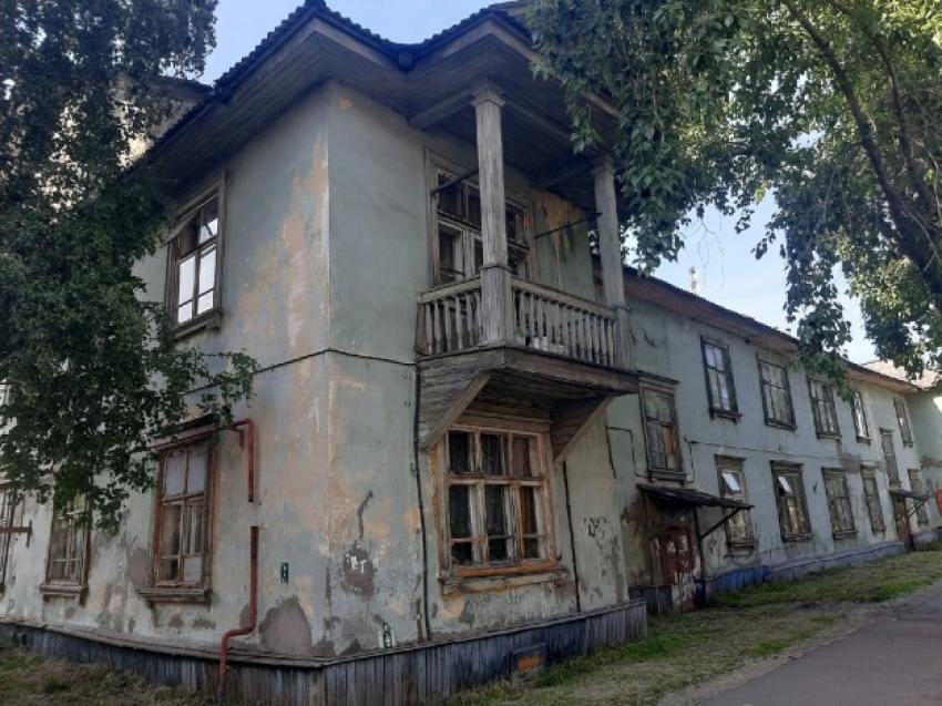 Сразу два ветхих жилых дома экстренно расселят в Северодвинске