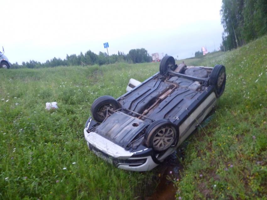 Водитель «Лады» улетел в кювет на федеральной  трассе М8 «Холмогоры»