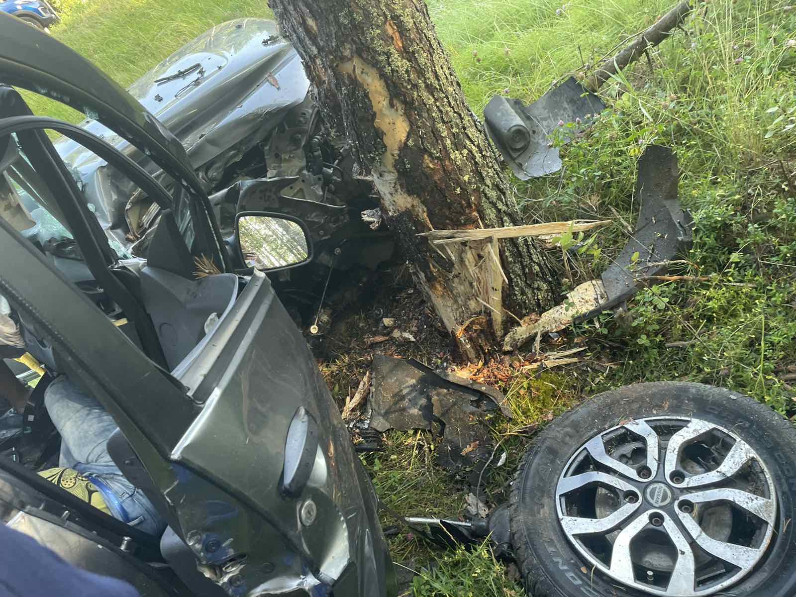 Дтп трасса холмогоры. М8 Холмогорский район авария вчера. ДТП В Холмогорском районе. Авария 1049 км Холмогоры.