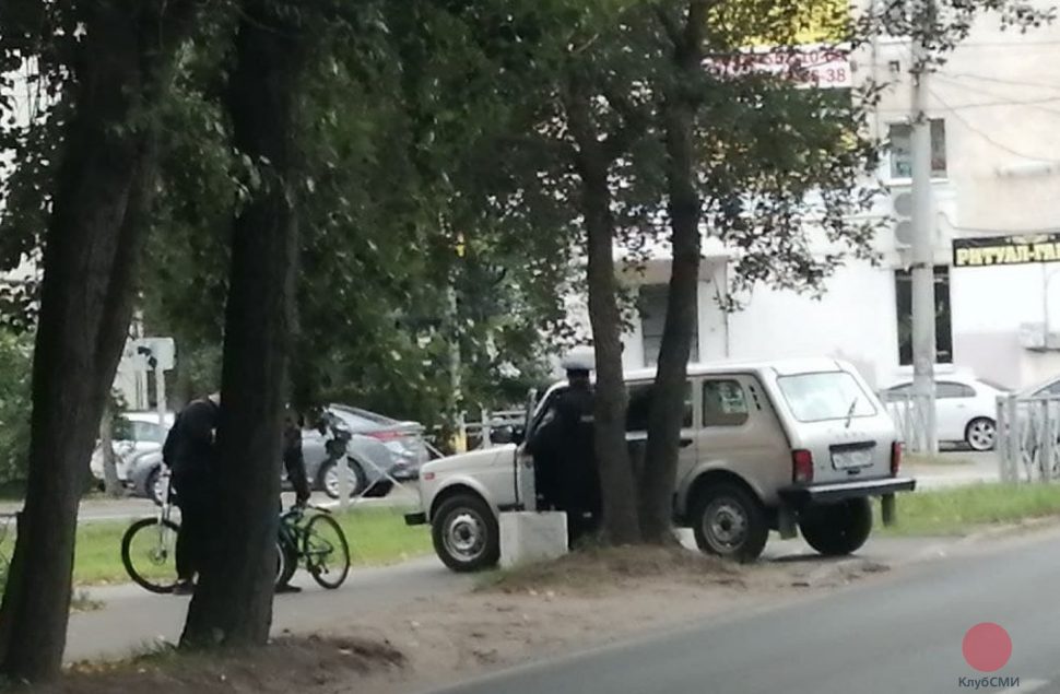 В Северодвинске полицейские продолжают проверять велосипедистов