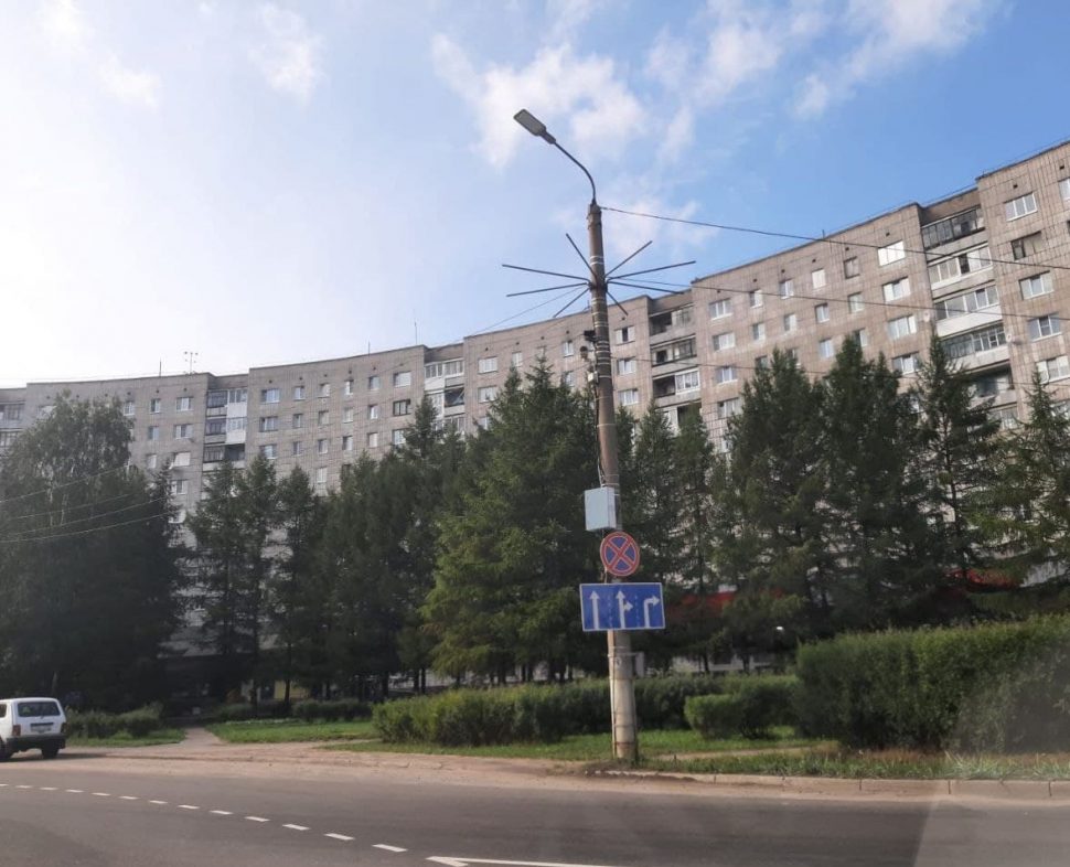 Сотрудники ДПС выявляют нарушителей на площади Пашаева в Северодвинске