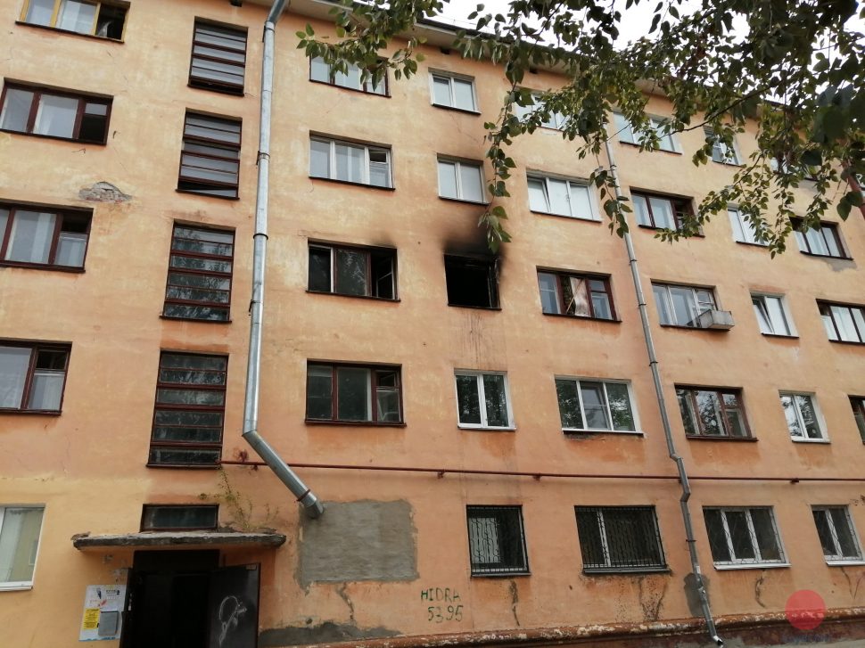С ожогами госпитализировали пенсионерку после пожара в квартире Северодвинска