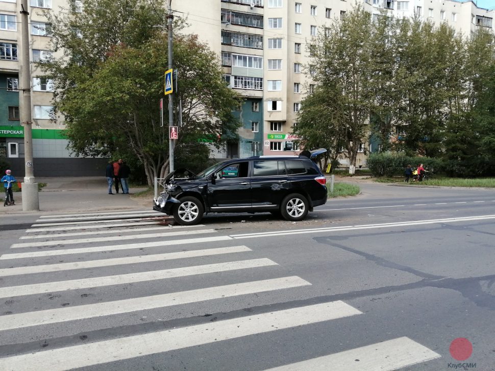 Врезавшийся в фургон в Северодвинске водитель 