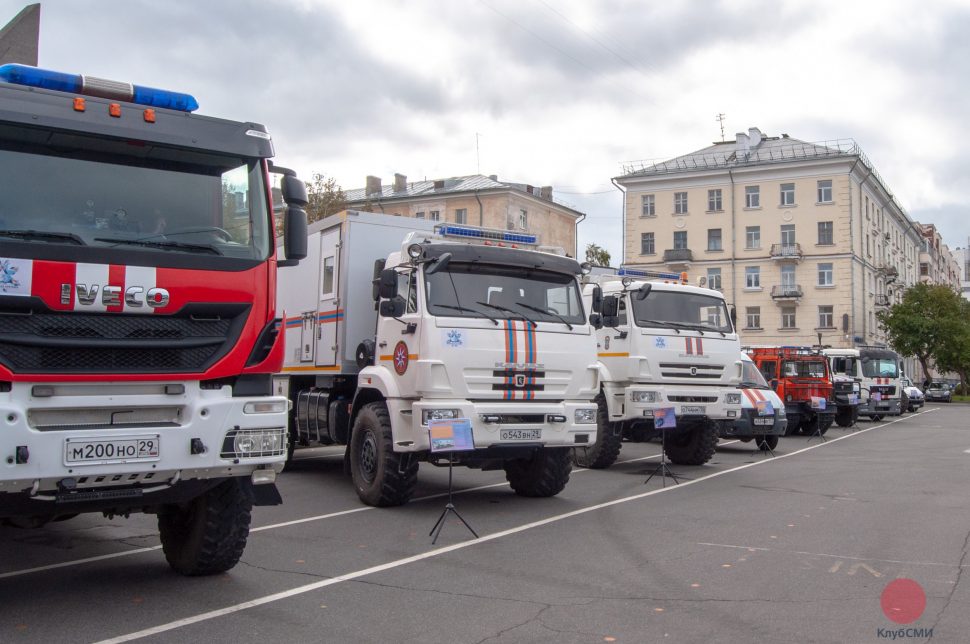 В Архангельске прошла выставка пожарно-спасательной техники