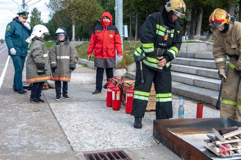 В Архангельске прошла выставка пожарно-спасательной техники