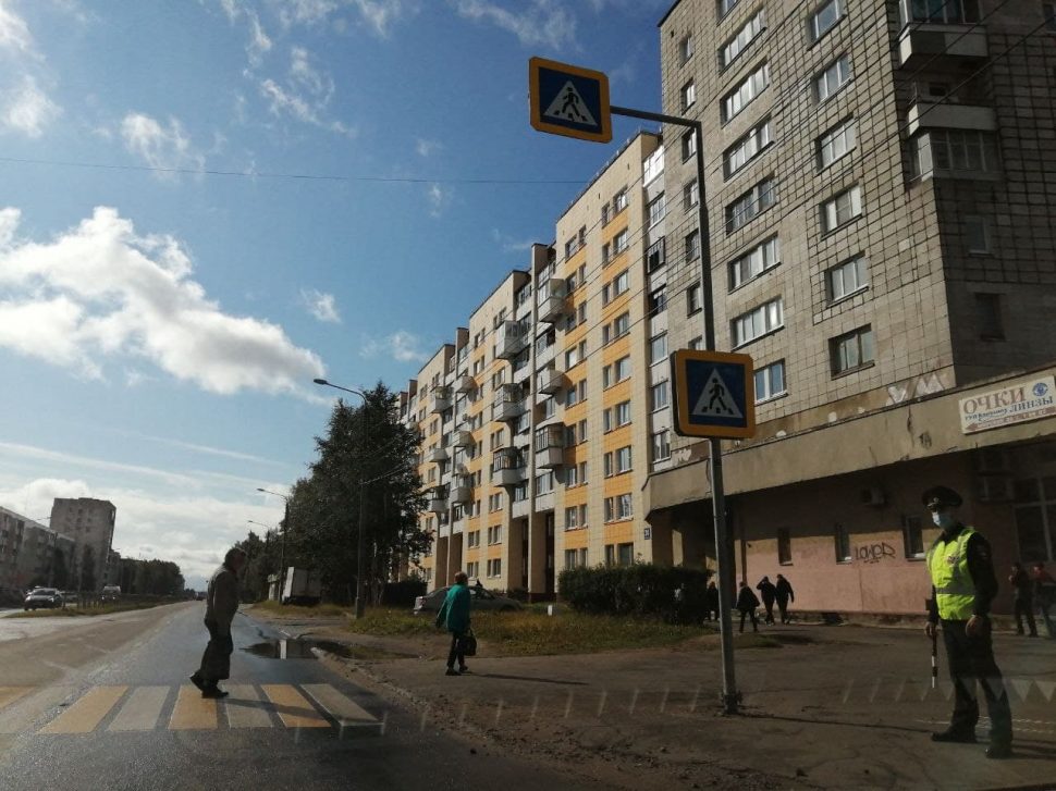 В Северодвинске полицейские дежурят на пешеходных переходах