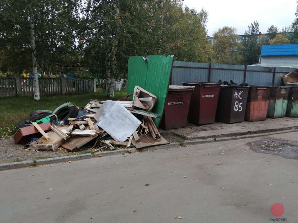 Возле детского сада «Малиновка» в Северодвинске образовалась свалка