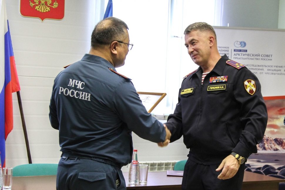 Коллектив Управления Росгвардии по Архангельской области отмечен благодарственным письмом МЧС