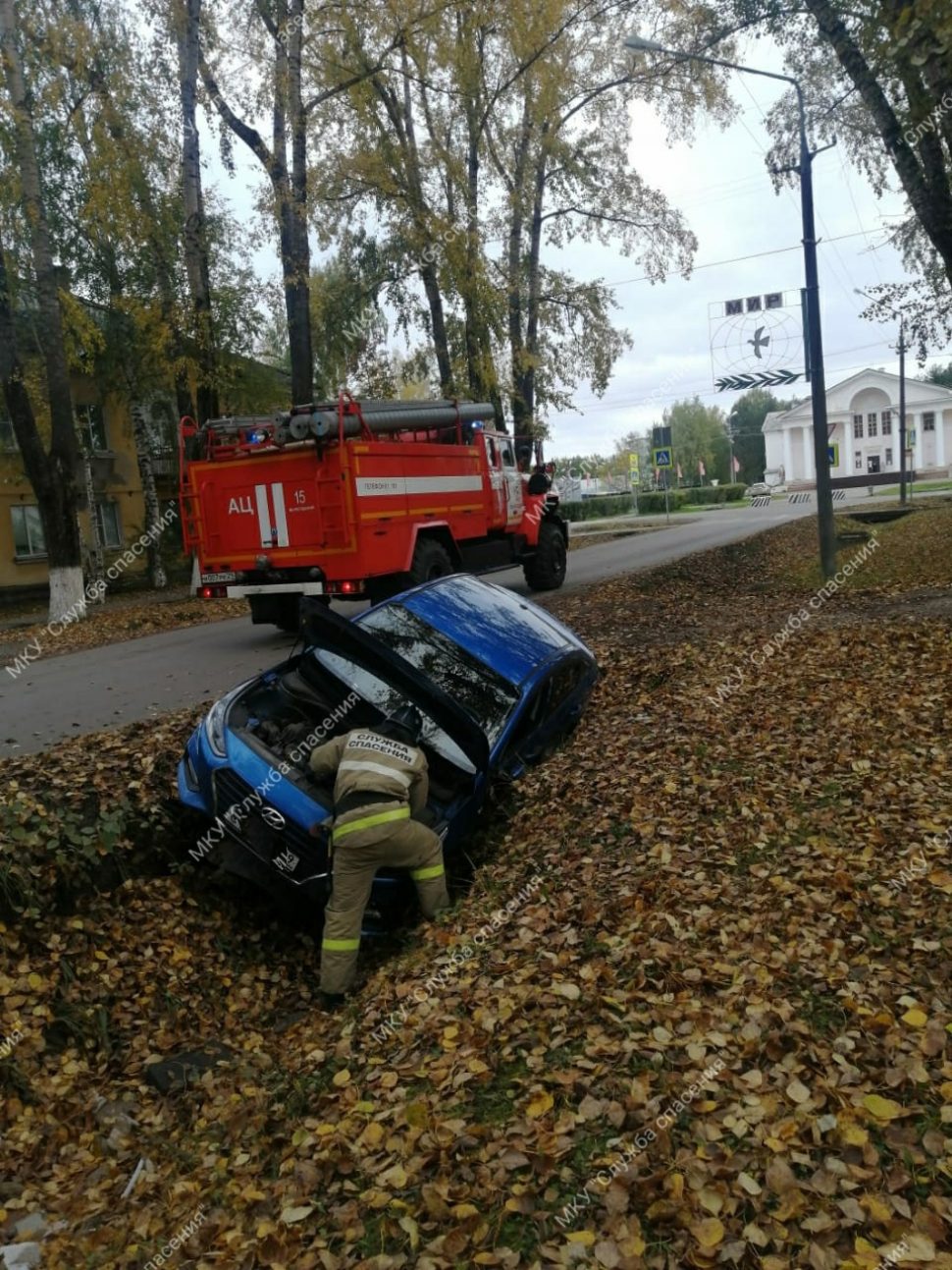 В Вычегодском водитель иномарки улетел в кювет