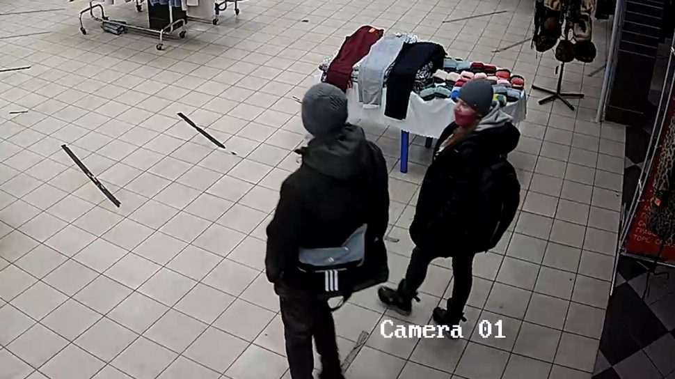 В Архангельске разыскивают похитителя шубы