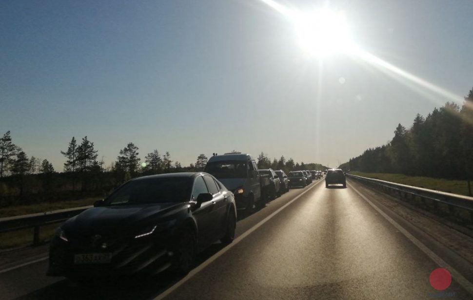 Между Архангельском и Северодвинском образовалась автомобильная пробка