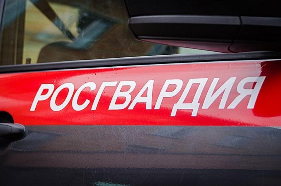 В Северодвинске росгвардейцы задержали подозреваемых в незаконном обороте наркотиков