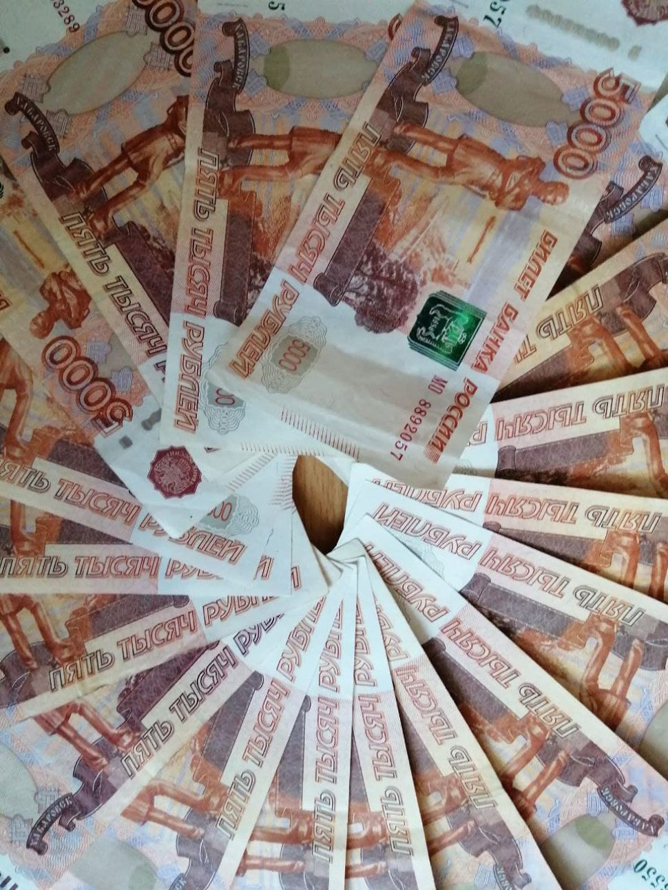 Архангелогородец лишился 130 тысяч рублей при попытке продать лодку