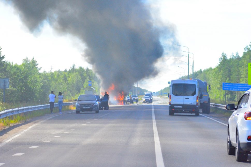 Под Северодвинском горел грузовик