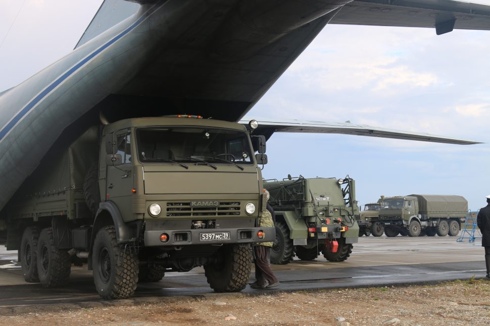 Военные следователи Северного флота оказали гуманитарную помощь жителям ДНР и ЛНР, а также иных освобождаемых территорий