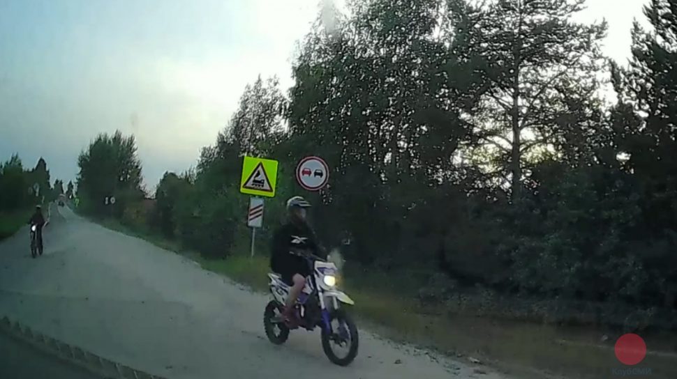 Водитель иномарки чуть не сбил питбайк под Северодвинском