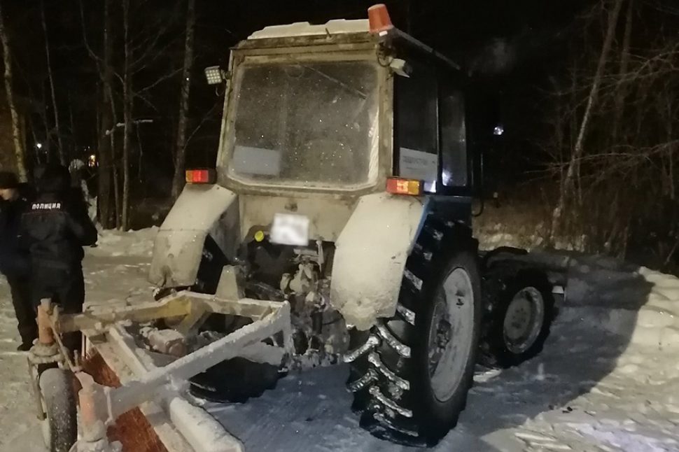 Угнанный трактор. фото пресс-службы УМВД по Архангельской области