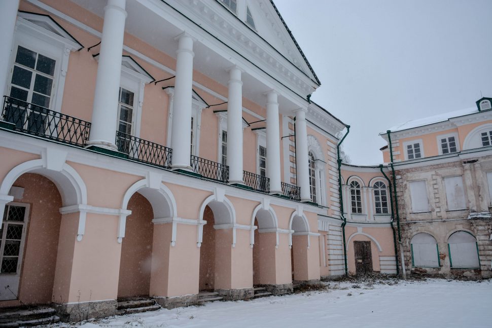 Дом купцов Пьянковых - Дворец в стиле классицизма