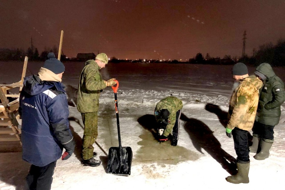 Архангельские росгвардейцы помогли в обустройстве места крещенских купаний