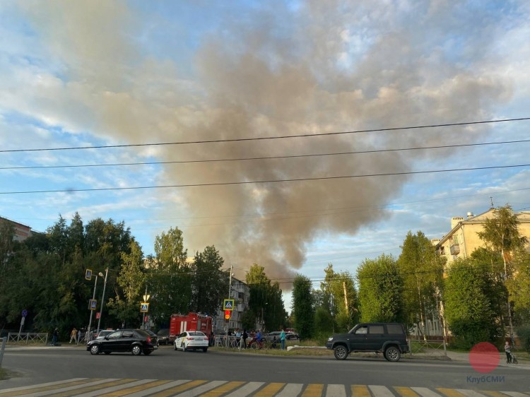 В Северодвинске ликвидировали пожар на складе