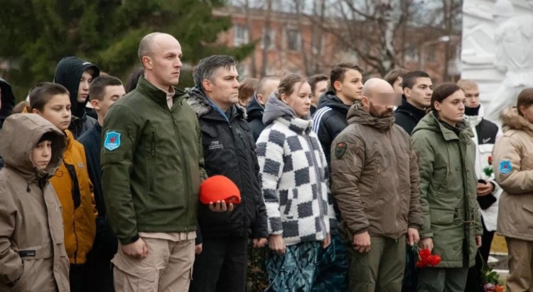 В Коряжме военнослужащие отряда спецназначения «Ратник» Росгвардии дали старт акции «Память сильнее времени»