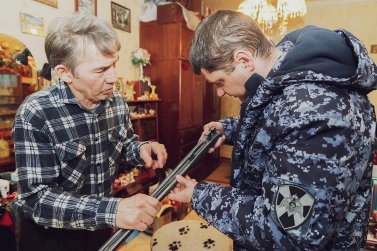 За неделю росгвардейцы Поморья около 150 раз выезжали по сигналам тревоги и изъяли 21 ружье за нарушения правил оборота оружия 