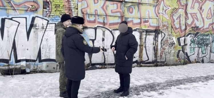 Военные следователи провели в Мурманске рейд по выявлению граждан, не вставших на воинский учет