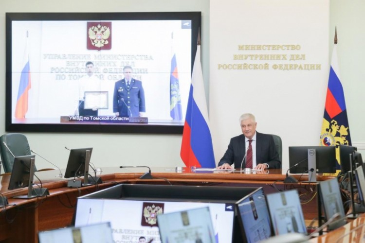 Глава МВД России Владимир Колокольцев наградил 11-летнего жителя Котласа