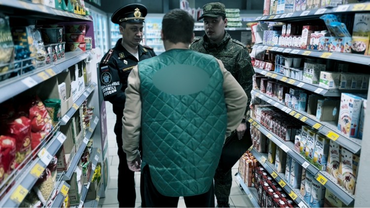 Сотрудники 305 военного следственного отдела провели рейд по выявлению натурализованных граждан, не вставших на воинский учет, в Мурманске