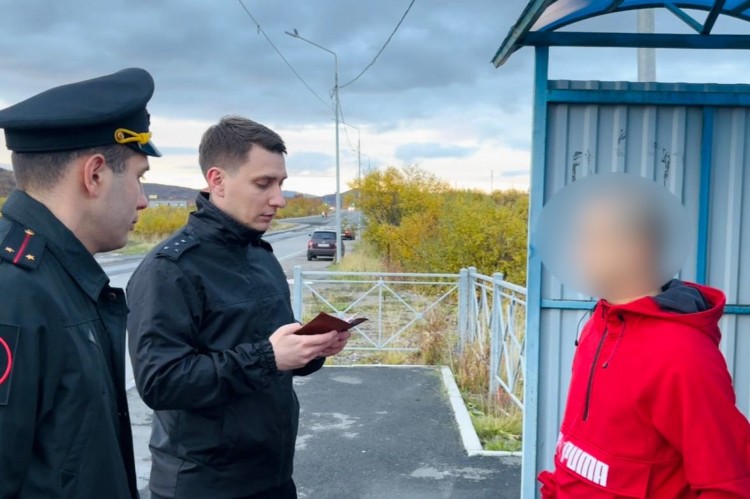 Военные следователи провели в Печенге рейд по выявлению натурализованных граждан, не вставших на воинский учет