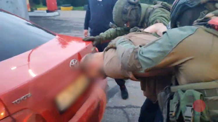 Жителя Архангельска с килограммом синтетического гашиша поймали полицейские