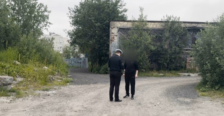В Мурманске проведен рейд по выявлению натурализованных граждан, не вставших на воинский учет
