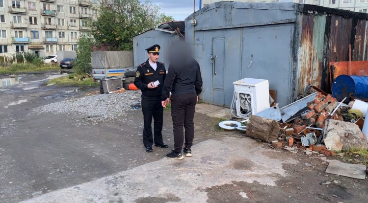 В Гаджиево проведен рейд по выявлению натурализованных граждан, не вставших на воинский учет