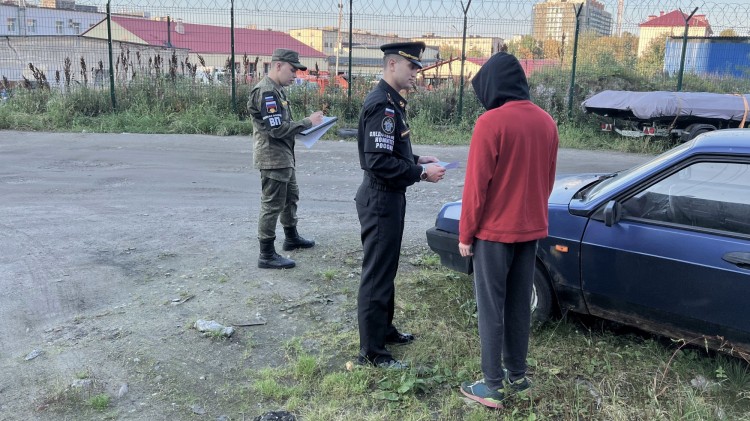 В Мурманске проведен рейд по выявлению натурализованных граждан, не вставших на воинский учет